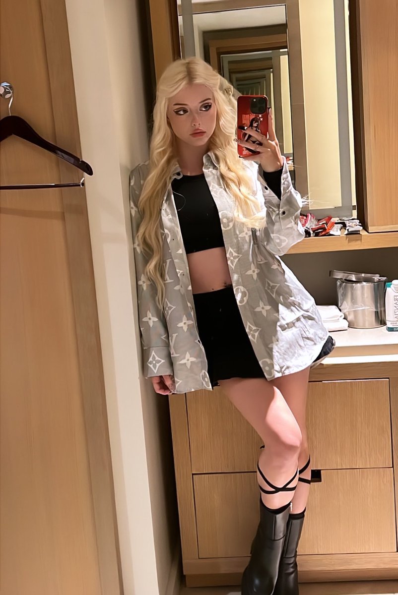 ootd https://t.co/rRzrrLUrZg