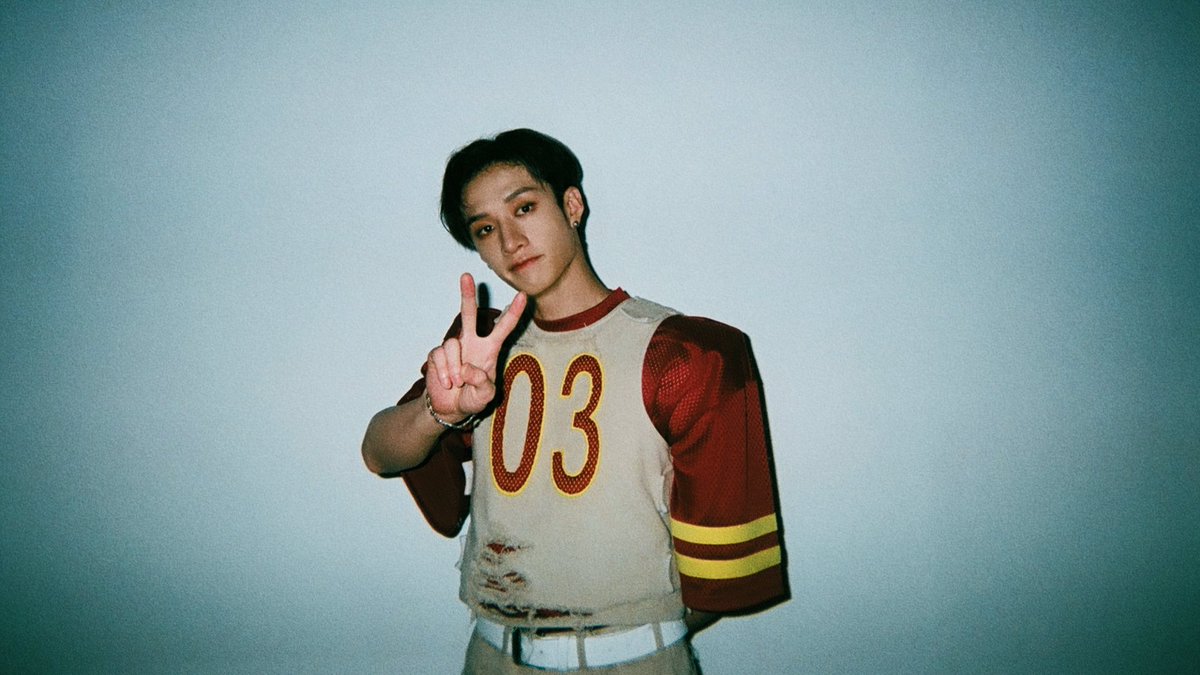 dwekkiparaense's tweet photo. FOOTBALL PLAYER — binchan au 

onde changbin, o mais cobiçado jogador de futebol americano, começa a ter sentimentos estranhos pelo melhor amigo

ou

onde chan, o mais desejado entre as garotas e procurado por olheiros, está com o coração e a carreira nas mãos do baixinho do time https://t.co/hKfaaSfcus