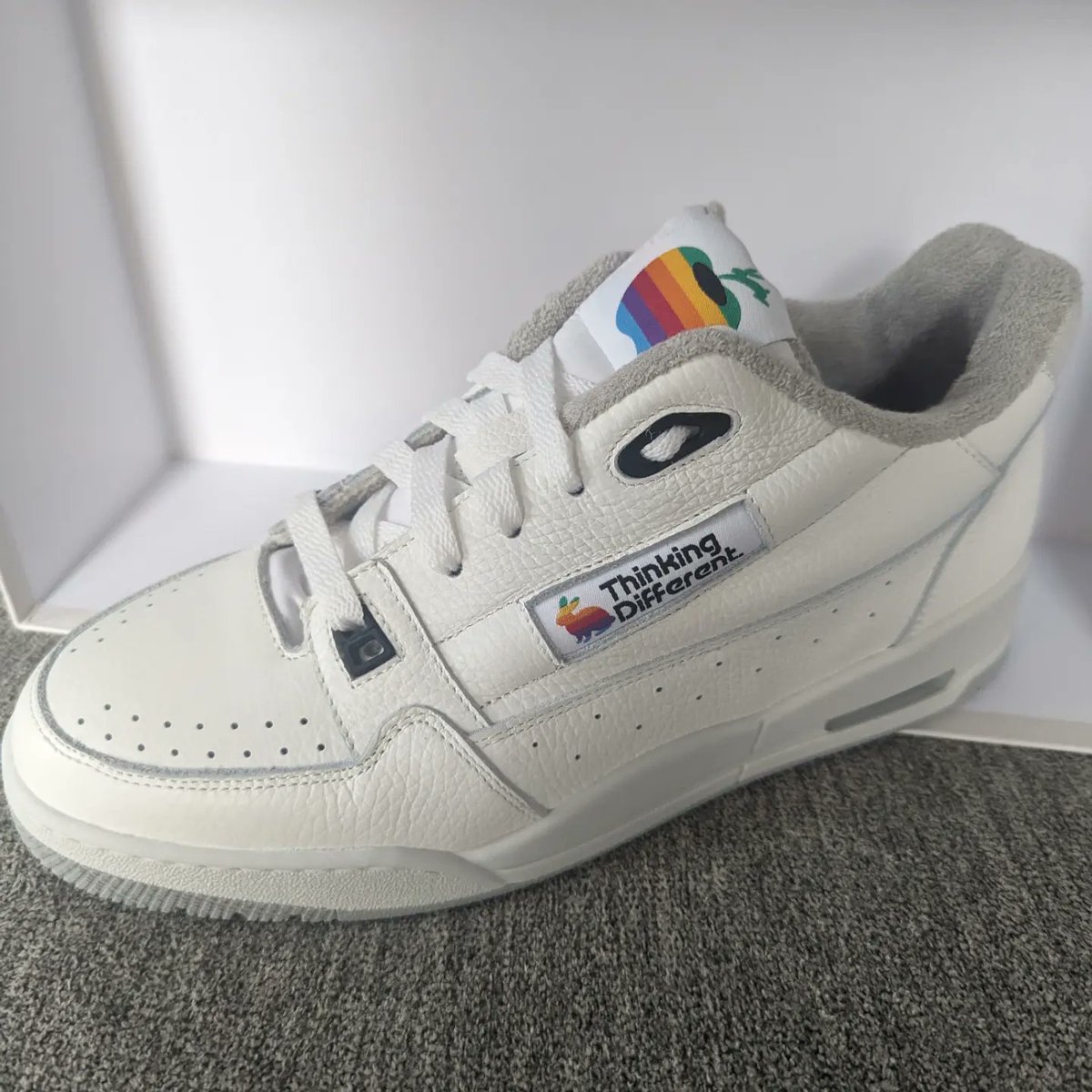 KevinPagano3's tweet image. It's iFruit unveiling day, follow the white rabbit 🐇🍎👟 #thinkingdifferent #cupertino