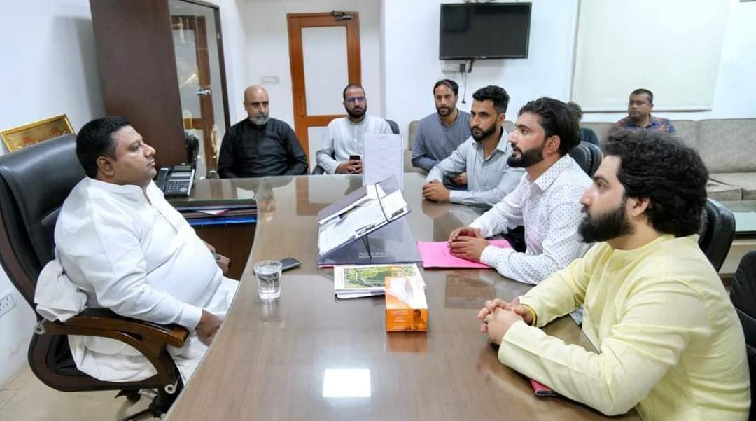 ajkyf_'s tweet photo. Delegation of @JKFESaspirants fire and Emergency aspirants J&amp;K met different MP'S in Delhi. https://t.co/HtRRaeJoMV