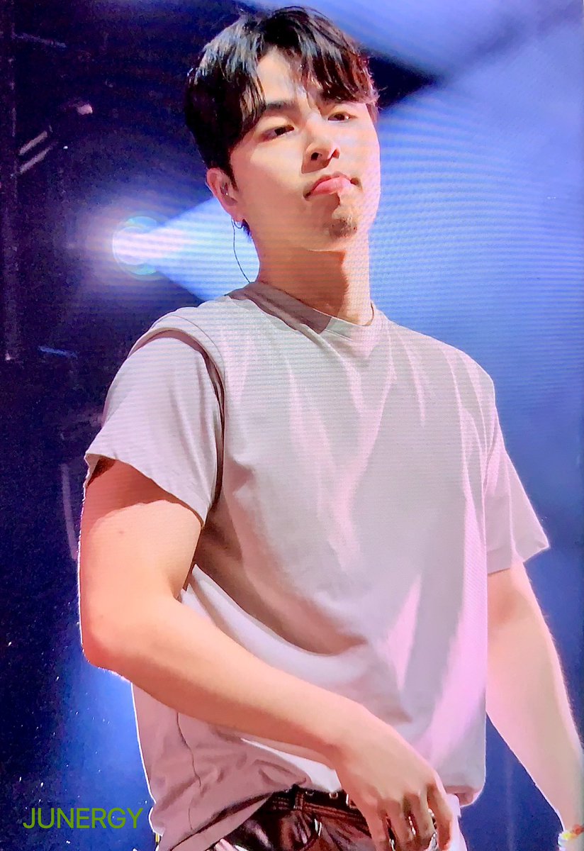 JUNERGY970331's tweet photo. 230911 2023 iKON World Tour TAKE OFF concert in Dallas

#준회 #주내 #구준회 #JUNHOE #JUNE #KOOJUNHOE #ジュネ https://t.co/FOql3E4qPd
