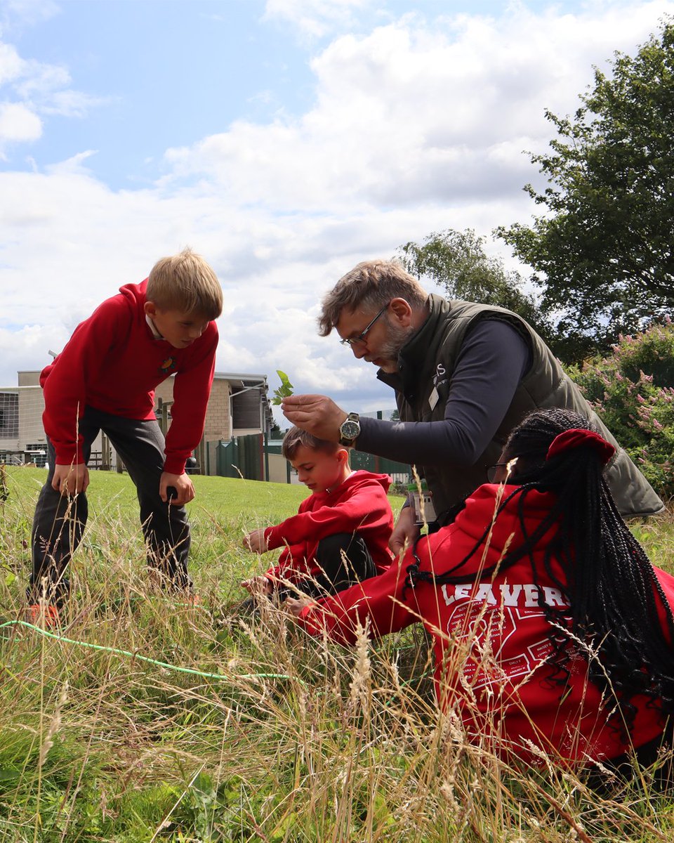 📣 Exciting news for educators!

From 4 October, all education settings in England can join the National #EducationNaturePark!

This free programme helps young people boost biodiversity on their learning sites, develop green skills and connect to nature🍃

educationnaturepark.org.uk/?utm_source=tw…