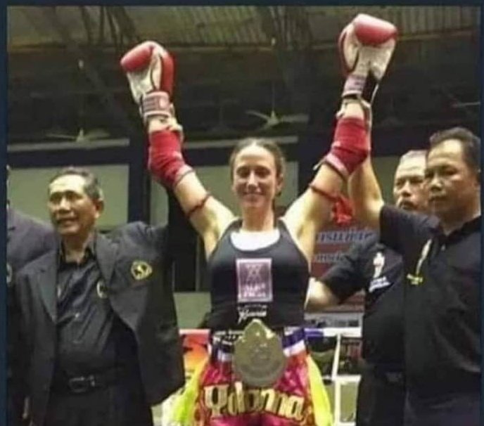 La leonesa Yohanna Alonso, campeona del mundo deMuay Thai. No saldrá en los medios pero que tenga al menos el reconocimiento de las redes.
Es #GuardiaCivil 
Felicidades!!! 🥳💃🍾