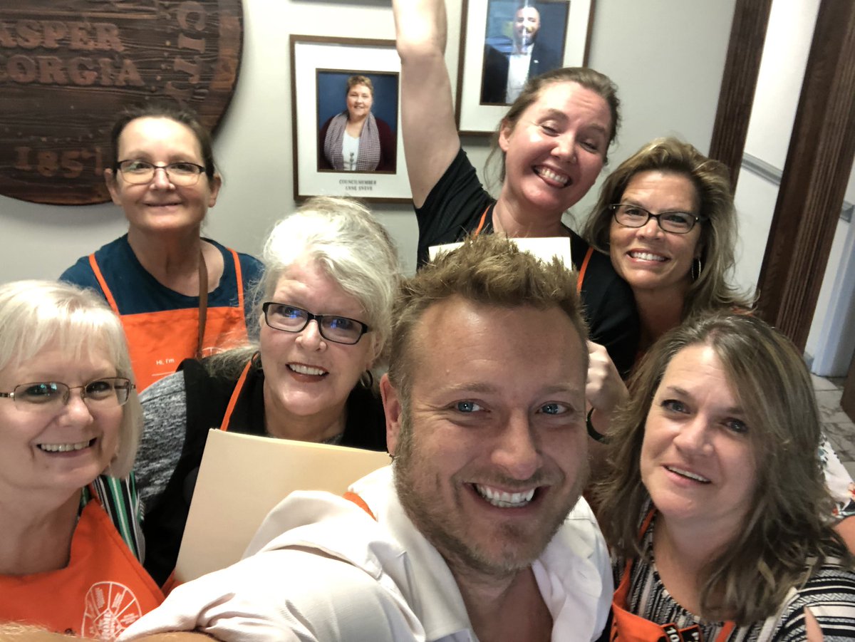 Robin Leonard tweet media