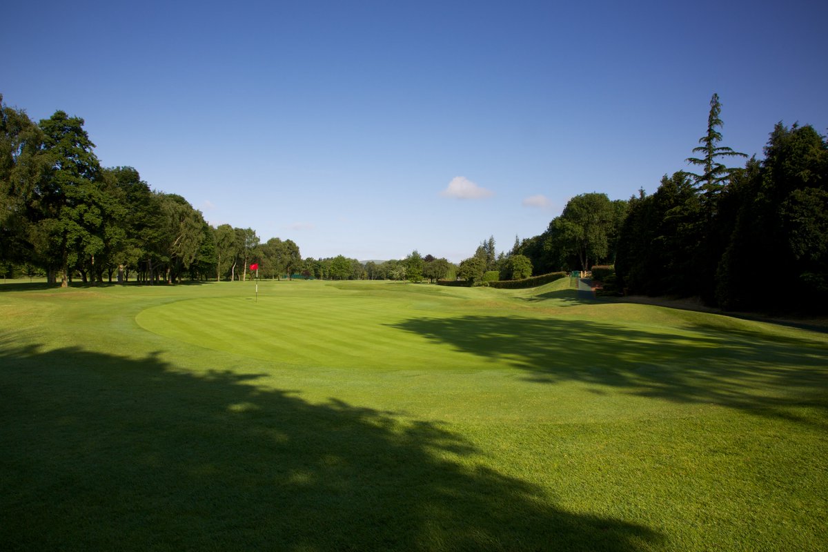 IlkleyGolfClub's tweet photo. Today is #ThankAGreenkeeper day! ⛳️ 
We appreciate everything that our team do here at #Ilkley GC.
They continuously work hard to ensure the #golfcourse looks its best, &amp; it certainly looks stunning at the moment! 😍
So, a big thank you to our #team for everything they do.
👏👍 https://t.co/J1CibIacg5