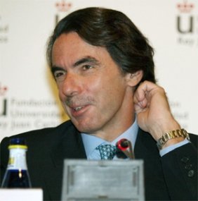 gerardotc's tweet photo. Que dice Aznar que en Cataluña hay armas de destrucción masiva. https://t.co/JJDRiGxoHF