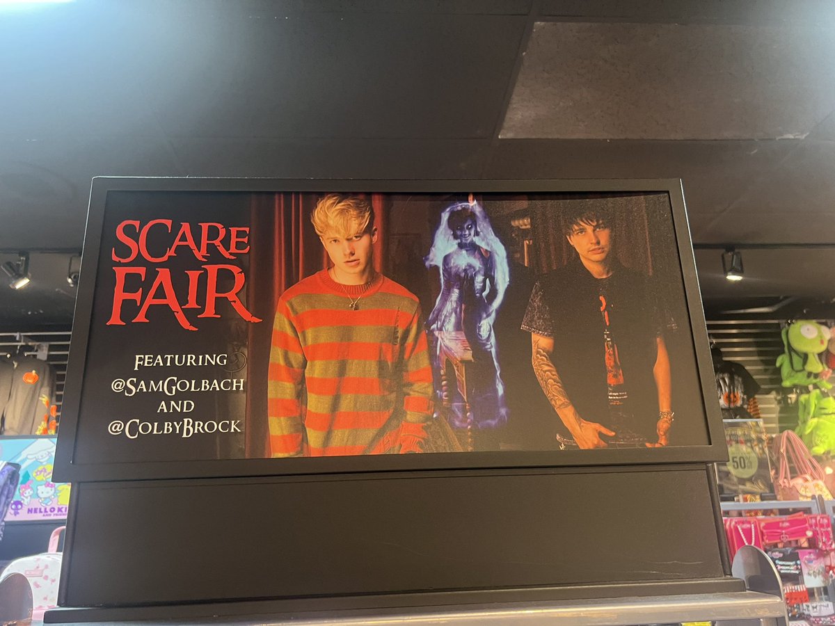 kookminmoon's tweet photo. @SamandColby @ColbyBrock @SamGolbach saw you there @HotTopic https://t.co/yUWGY6BBib