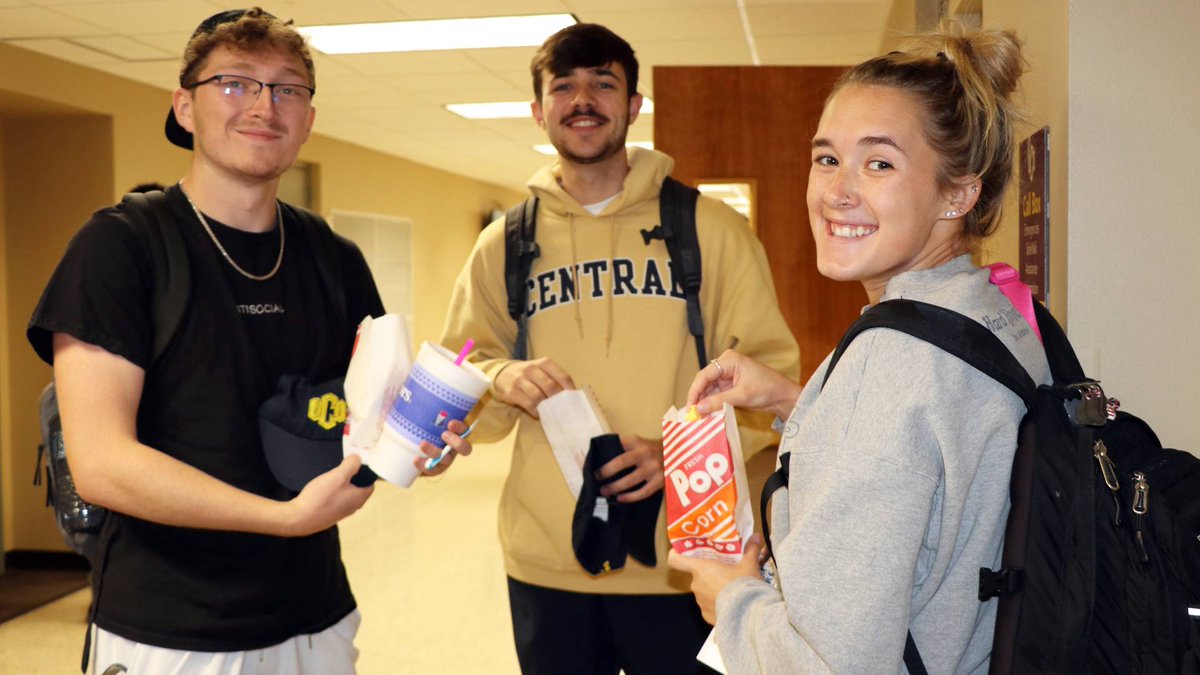 UCOBusiness's tweet photo. The UCO College of Business treated students to free popcorn and caps Monday and will be offering free popcorn again from 10:30 a.m.-12:30 p.m. Tuesday near room 100! #UCObusiness #funfocusedforward #yum 🍿 https://t.co/ZB38ksi79c