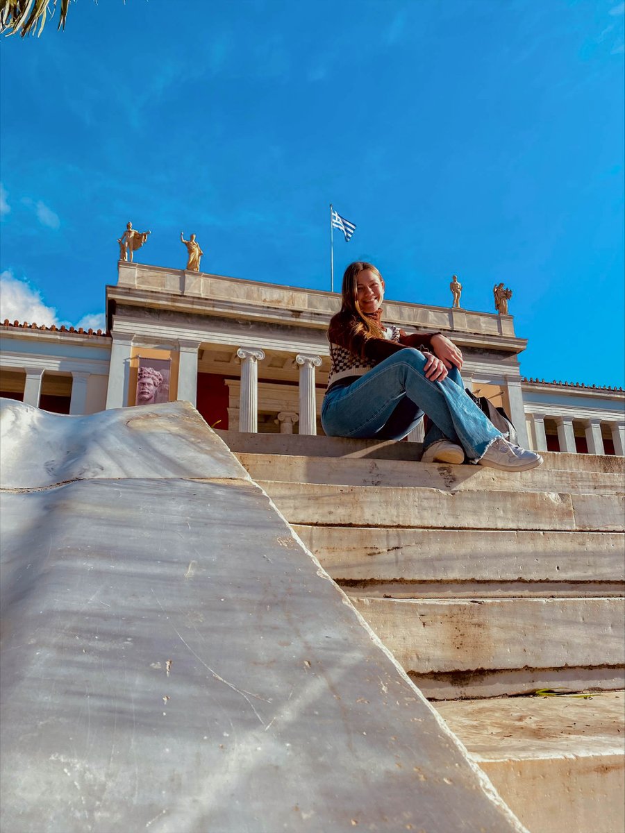 The KIIS winter deadline is just three days away! Don't miss out -- apply now at kiis.org! [Photo: Jenna Blakey | Program: Greece Winter] #kiisabroad #kiisgreecewinter