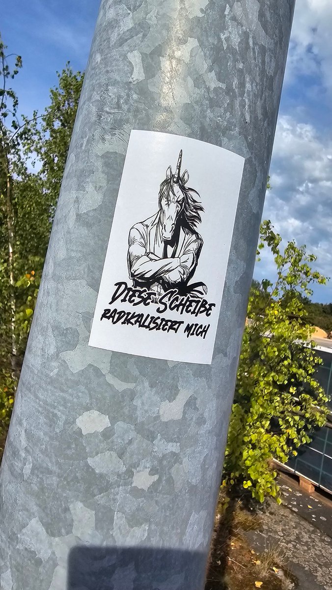 WanderAsi69's tweet image. Was man hier so findet 🤣🤣🤣
#dieseScheißeradikalisiertmich
#Kleber
#Einhorn
#EinhornArmee
#Kasper
#Liebe