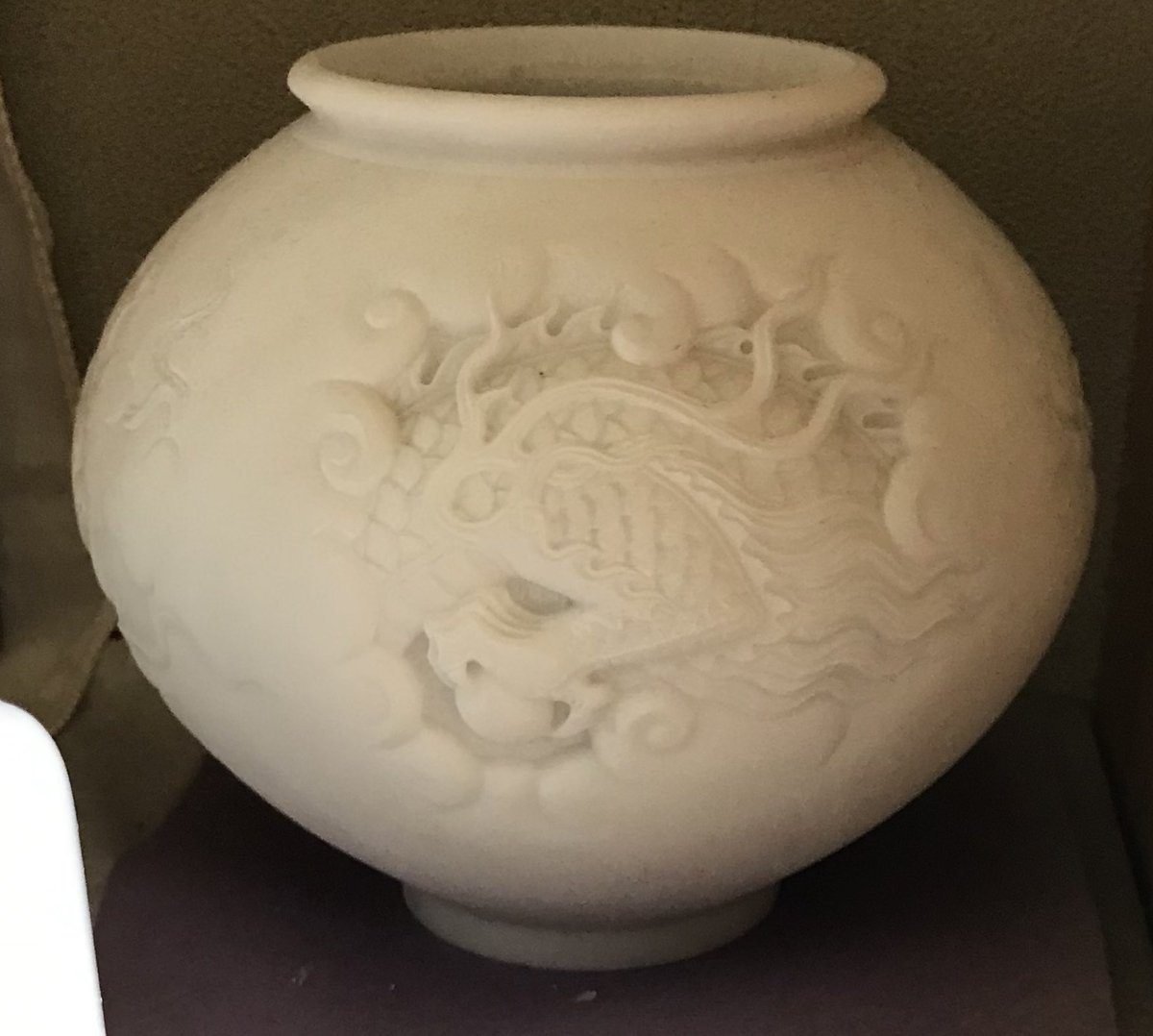 PGWUDKDvGKAg9k1's tweet photo. この壺(各40万円)って霊感商法でしょ？
清平(韓国本部)で人間の体には悪霊が針の穴のようにうじゃうじゃ入っていて、その悪霊の意志で生活している。だから役事しないといけないし、悪霊を体につけないようにしないといけない。壺が家にあれば体につかずに、悪霊は壺に入る。→ https://t.co/egEHH69FRp