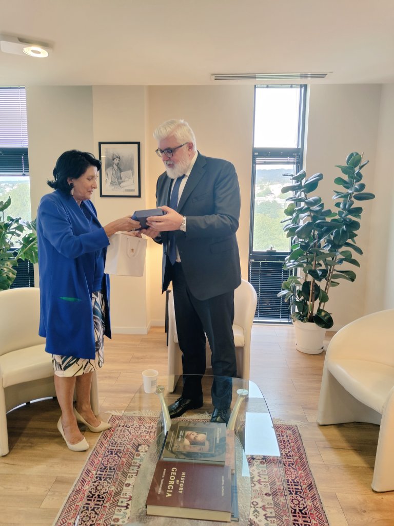 Pavel Vizdal ๐ธ๐ฐ (@pvizdal) on Twitter photo It was a pleasure to have a farewell meeting w/ <a href="/Zourabichvili_S/">Salome Zourabichvili</a>. All aspects of ๐ฌ๐ชโs integration to ๐ช๐บ were discussed! Also highlighted warm and friendly relations between ๐ธ๐ฐ & ๐ฌ๐ช, which have acquired special dynamism in recent years. Thank you Madam President! It was a pleasure to have a farewell meeting w/ <a href="/Zourabichvili_S/">Salome Zourabichvili</a>. All aspects of ๐ฌ๐ชโs integration to ๐ช๐บ were discussed! Also highlighted warm and friendly relations between ๐ธ๐ฐ & ๐ฌ๐ช, which have acquired special dynamism in recent years. Thank you Madam President!