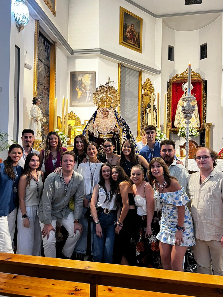 Como cada mes de Septiembre, nuestra Hermandad inicia el curso con la Fiesta de Estatutos en Honor a nuestra Madre de la Estrella. Así fue como el pasado viernes día 8, pudimos compartir la Eucaristía celebrada con nuestro capellán D. Blas.

#PiedadyEstrella #CaminayPredica 💜⭐