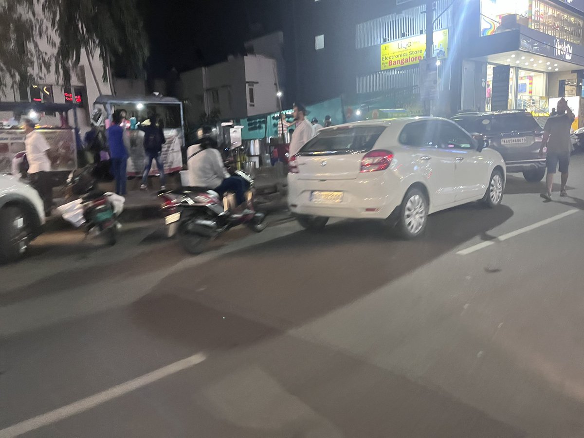 2009NAIK's tweet photo. Dear @blrcitytraffic @kslayoutrfps - This is to bring your notice that in Brigade millennium to Kothnur main road cars are regularly parking on the road. Since no one from the traffic taking any action posting here. https://t.co/F8loPuwKA3