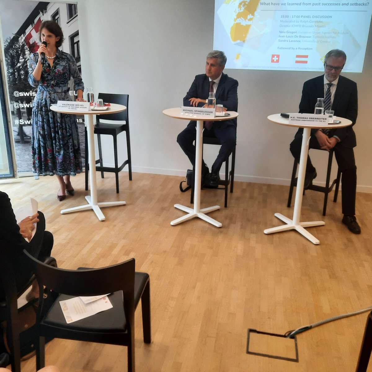 On the occasion of @ICMPD 30th anniversary, the 
🇨🇭Deputy Head of Mission to the 🇪🇺 Valériane Michel opened the event on #EUMigration and #asylum  policy at the @SwissEUmission together with with the 🇦🇹 Ambassador @t_oberreiter & the ICMPD Director General Michael Spindelegger.