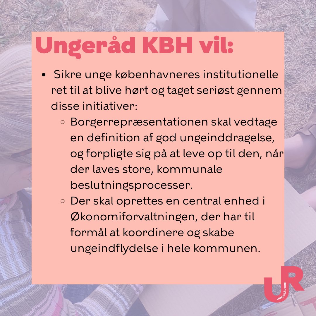 UngKBH's tweet photo. I disse dage sidder politikerne på rådhuset og forhandler kommunens budget for det næste år💸

Her kan I læse hvad vi i Ungeråd KBH gerne vil have på budgettet. 

Vi glæder os til at se det færdige budget for København💫 https://t.co/njMCeExafq