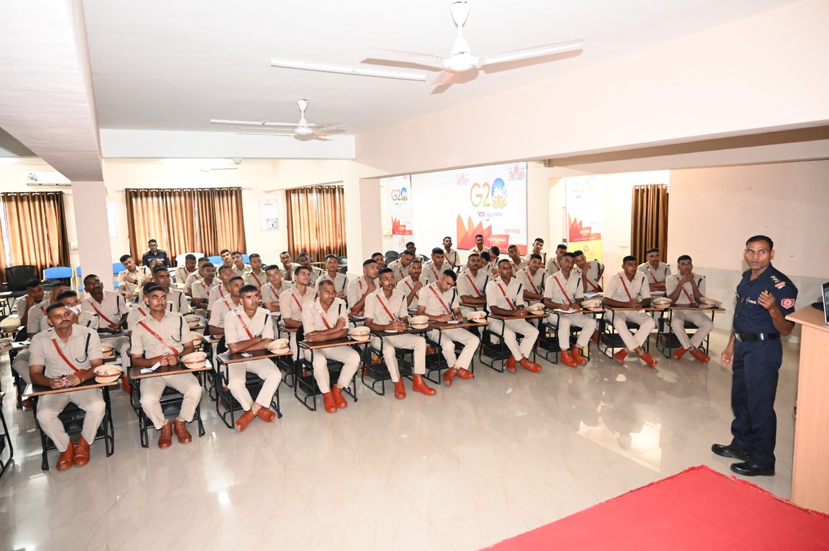 05NDRF's tweet photo. #TrainingVisit
"Empowering young minds with knowledge is our strongest defense against disasters."
Trainees Subordinate Officers of 95 DASO Batch of #CRPF visited #05BnNDRF campus to get aware about Disaster management.
@ndmaindia
@NDRFHQ
@crpfindia
@SDMAMaharashtra
@ANI https://t.co/dQWZR4z3ij