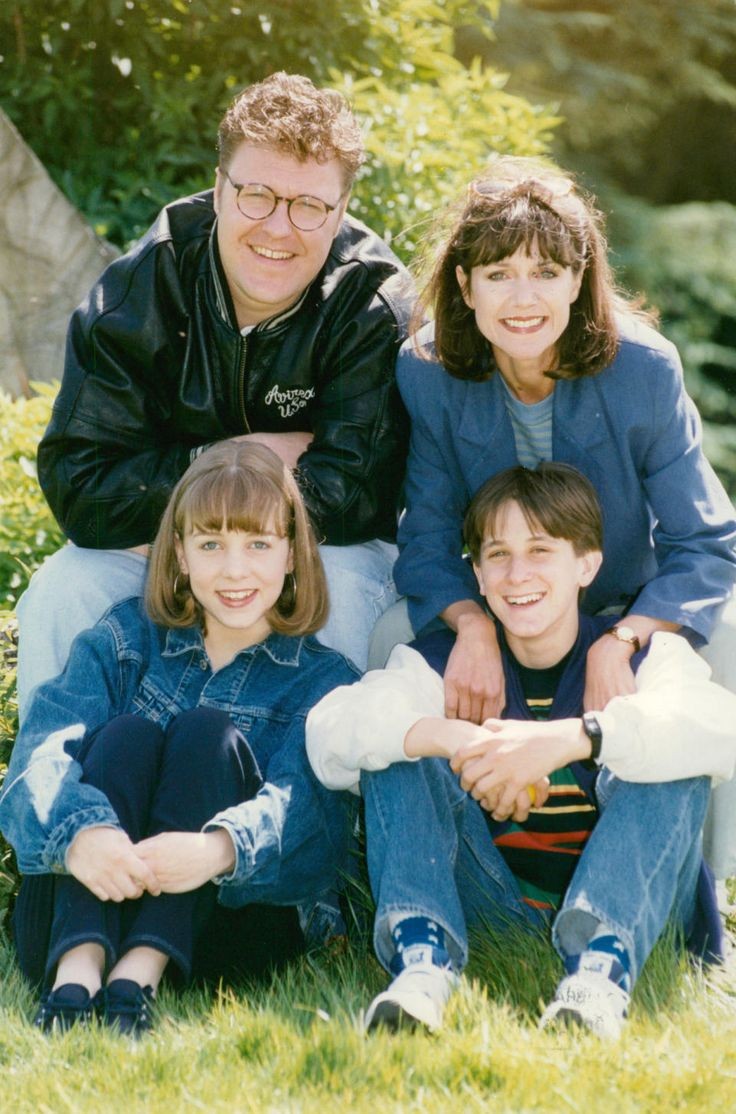 paulknight14's tweet photo. Remembering #GaryOlsen who passed on this day 23 years ago #TwoPointFourChildren #TheBill https://t.co/bCqtwzjZfB