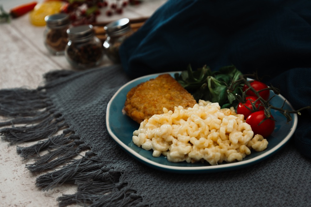Ce risotto de coquillettes jambon-fromage est un véritable plat-doudou ! # #foodactu 
Lien ici : cuisineaz.com/articles/ce-ri…