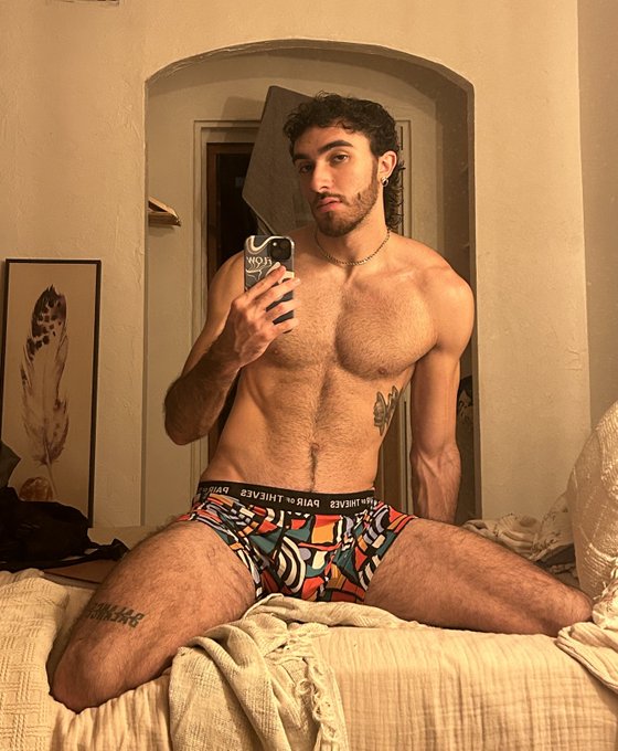 You gonna join me? https://t.co/HdKHXX78At