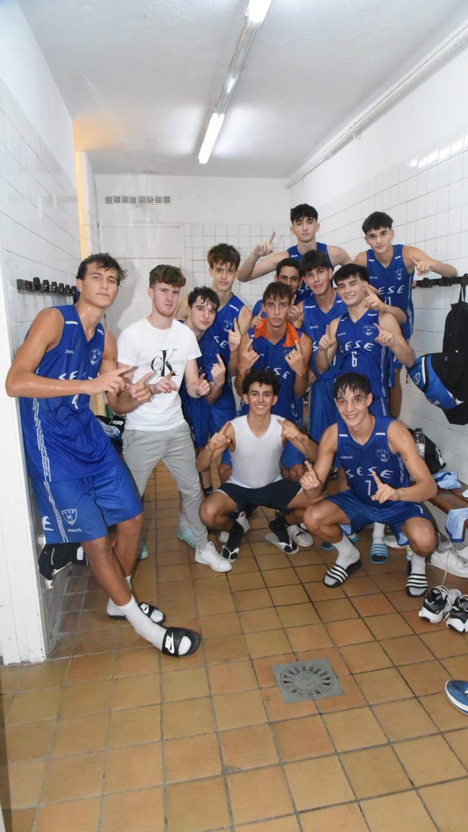 sese_basquet's tweet photo. El Júnior B Masculí finalitza la pretemporada després de 3 partits amistosos amb molt bones sensacions. https://t.co/ZUy6dwEuvP