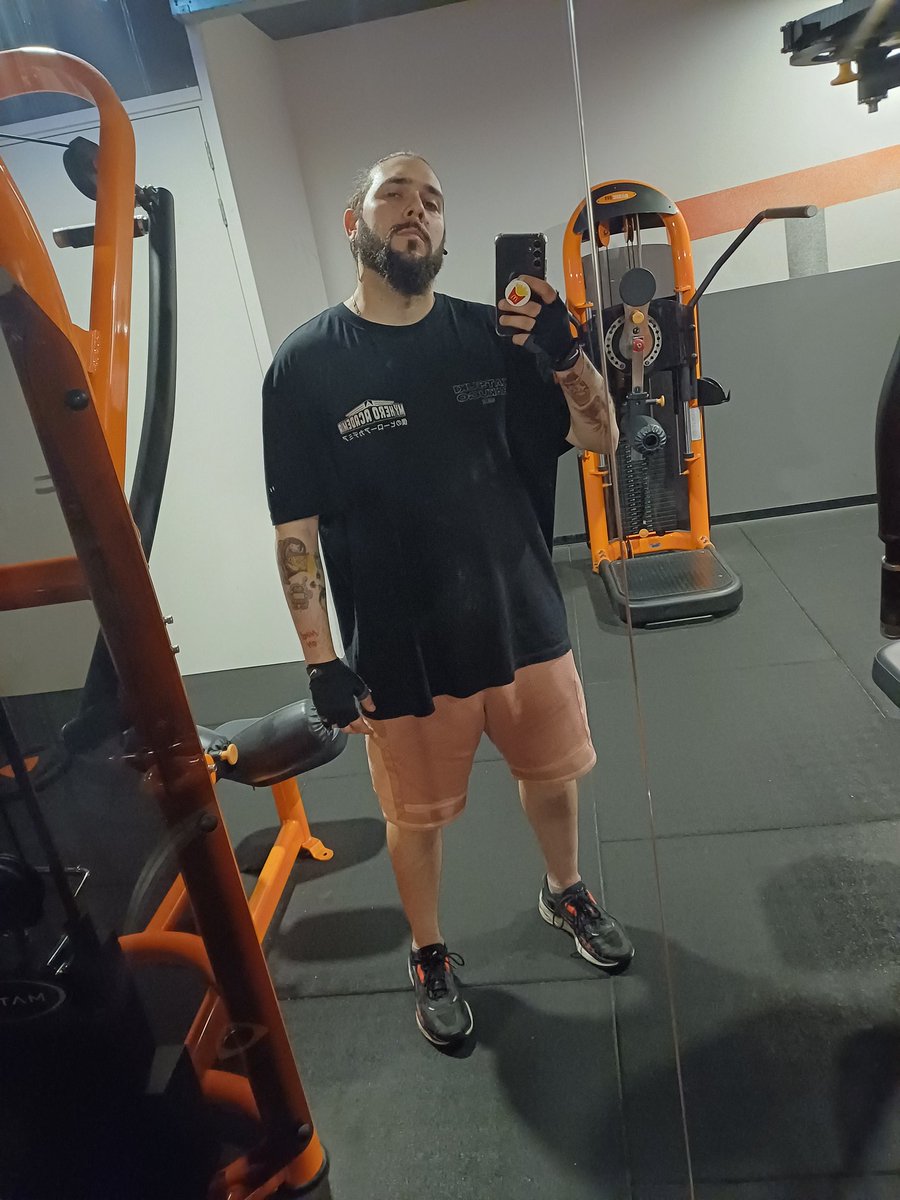Work out in the night!! I'm on fire!!