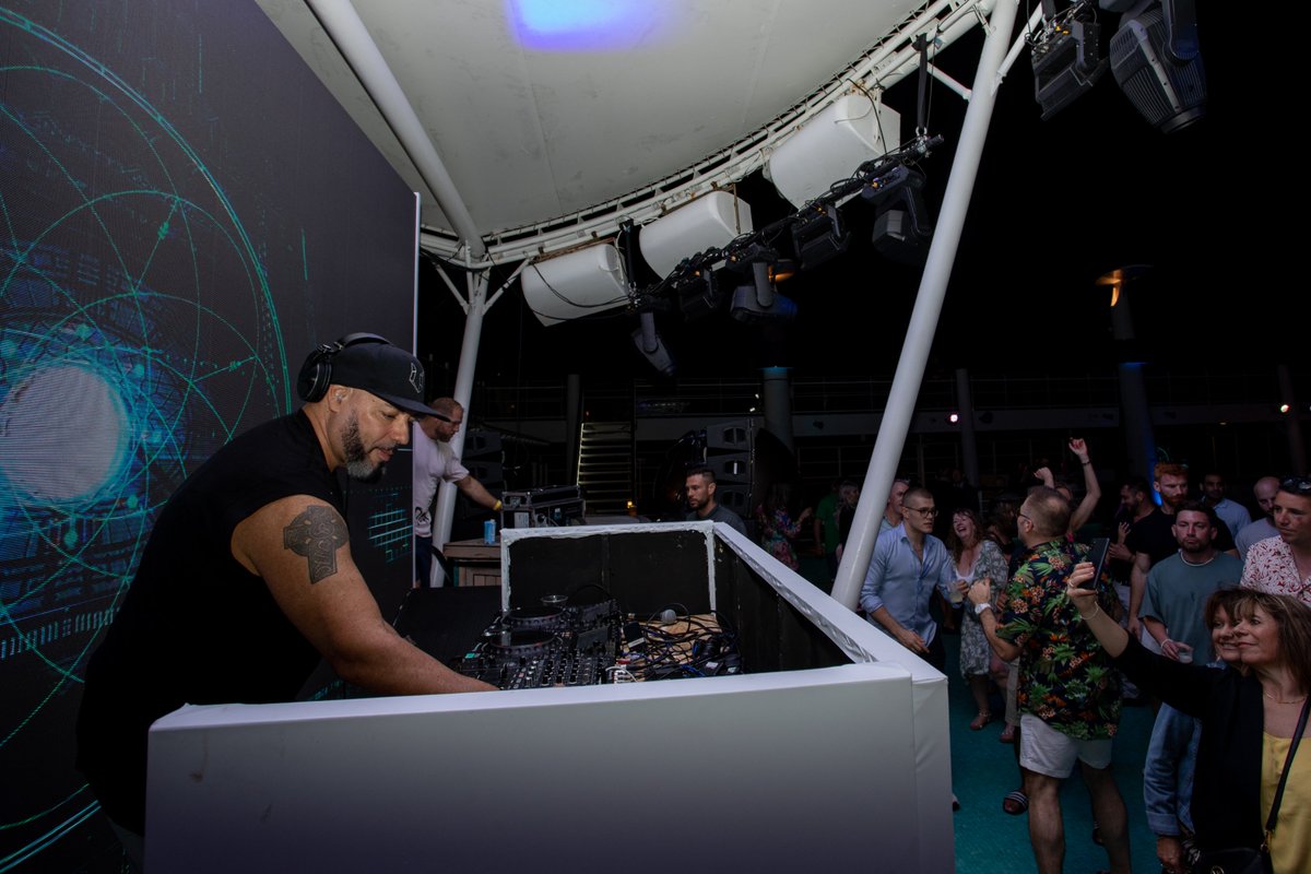 infinitysportst's tweet photo. Our tagline is Live. Epic and it's safe to say last night we did exactly that courtesy of @jameshaskell and titan of house music @djrogersanchez on the decks ���
#LiveEpic #RugbyWorldCup #RWC23 #InfinitySportsTravel #Cruise #Ibiza https://t.co/kuwFWOGjhu