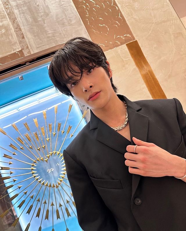 [INSTAGRAM] 230912

🩵
#TiffanyAndCo #TiffanyOmotesando
#TiffanyPartner 💎

(1/2)

<a href="/ENHYPEN_members/">ENHYPEN</a> <a href="/ENHYPEN/">ENHYPEN OFFICIAL</a> #ENHYPEN #엔하이픈 #JAKE #제이크