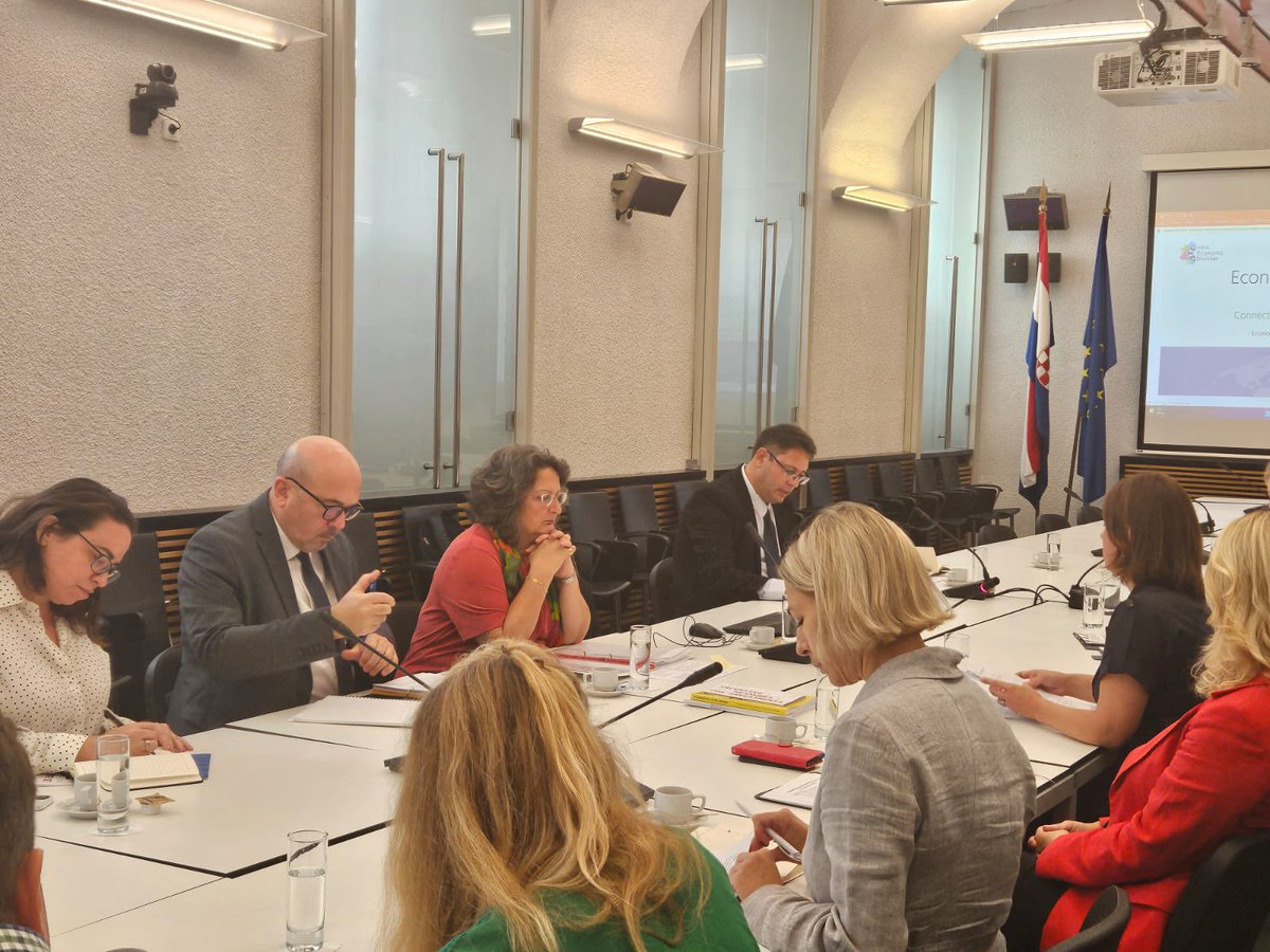 Economic consultations between 🇭🇷 and 🇮🇱 experts, led by @MVEP_hr  @irenaalajbeg on the Croatian side and @IsraelMFA @YaelRaviaZadok on the Israeli side, were held today in Zagreb.

The aim of the consultations was to further advance the economic relations of our two countries.