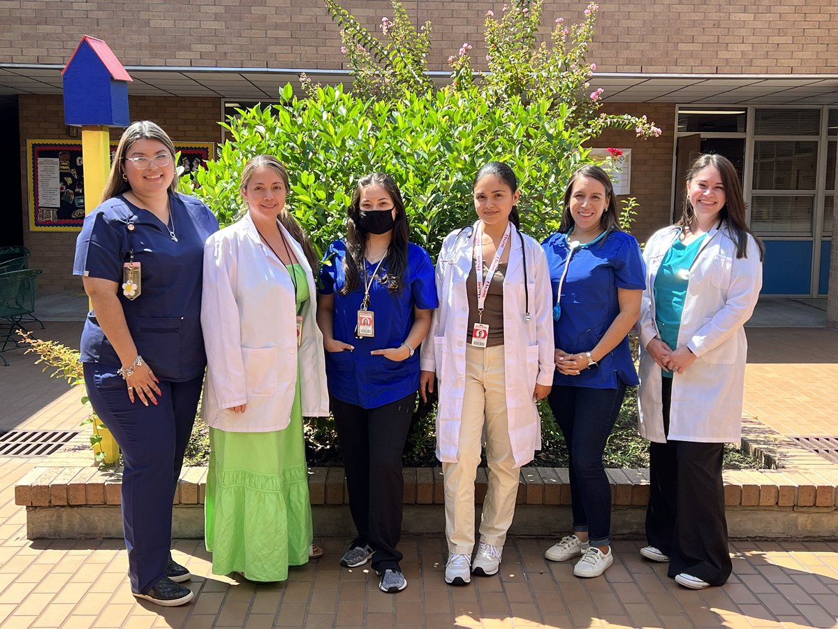 Mrs_C_Moreno's tweet photo. The “doctors” at @BlackES_AISD are ready to teach their first grade students all about The Human Body!  @Amplify #ckla @nparedes2000 @CrystalLiteracy https://t.co/5AZjzjTvjn