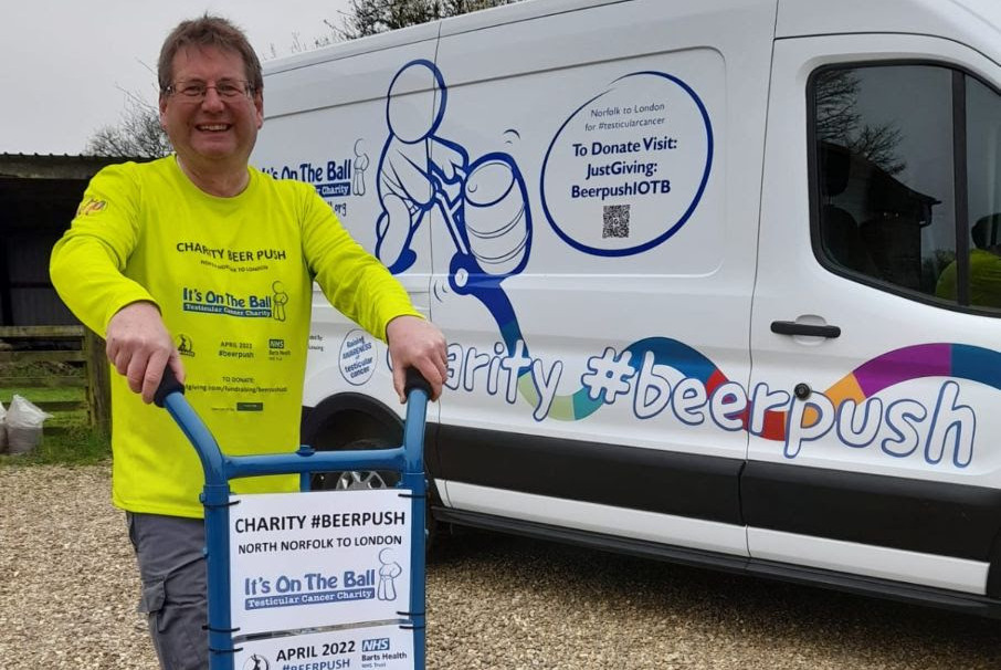 Norfolk brewer David Holliday is being supported by way of a charity song to support his cancer challenge this autumn beertoday.co.uk/2023/09/12/bee… #beer #beernews #beerpush @moongazerale @itsontheball