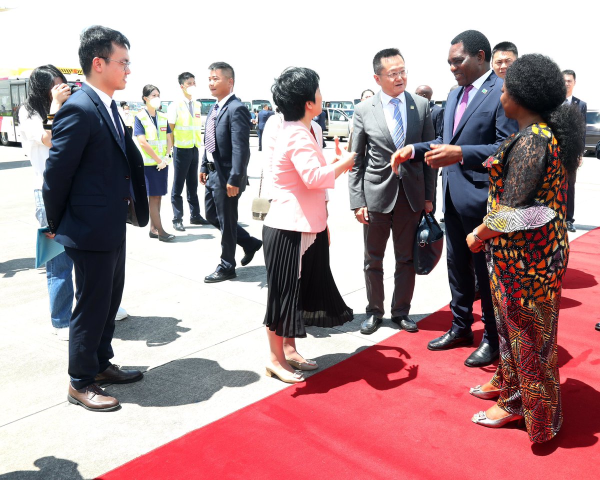 HHichilema's tweet image. As we leave #Shenzhen we’re inspired by &amp;amp; keen to learn from the #AlphaCity&apos;s impressive growth &amp;amp; economic dynamism. Now we move from conversations to action. #EconomicDiplomacy