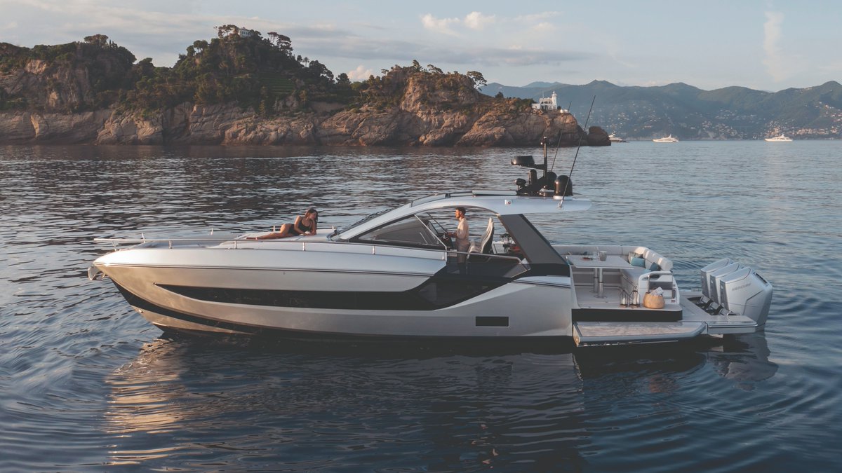 MarineMax tweet media