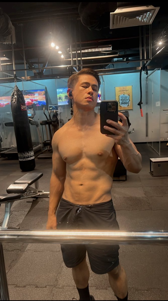 DMax on X: 👀 💪💪💪 #asianpinoy #fit #fitness #abs #gym #gymrat  #fitstagram #fitspiration #physique #topless #thefilipinoman #stud  t.coulhjyaTDOE  X
