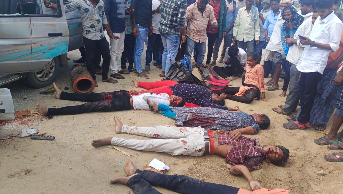 JntuFrontline's tweet photo. Anna @KTRBRS Heart Breaking Incident Happened #3Dead Today in Our Dist #Siddipet #IndurCollegeStudents Met With Accident While Coming from Karimnagar to Siddipet. Exam Center was around 60KM. Kindly Instruct Necessary action @NavinMittal to be Nearest/Self Center for #Jntuh Exams https://t.co/jeJB87drNu