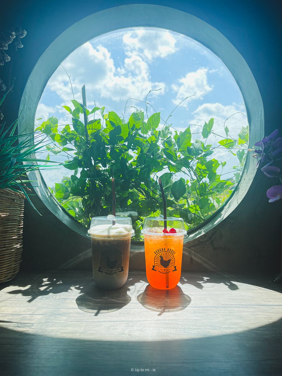 mnp1295's tweet photo. 🏠 #BangnaHouse คาเฟ่เล็กๆ กลางทุ่งนา

💰 เครื่องดื่มทุกเมนู 39​฿ ขนมเริ่มต้นที่​ 20฿

⏰ เปิด​ 9:00 น. - 17:00​ น.​

📌 ต.หนองผึ้ง อ.สารภี จ.เชียงใหม่ (อยู่ระหว่างโรงเรียนวชิราลัยและโรงเรียนอนุบาลบ้านสวนพิมพรรณ) : https://t.co/5u83bVswTx

🚗 มีที่จอดรถด้านใน

#บางนาเฮ้าส์ https://t.co/Cf6CgWVdN9