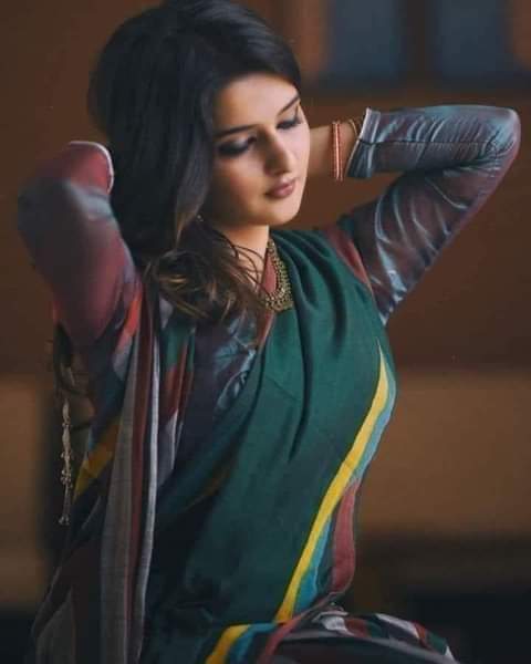 tishnalb's tweet photo. گھاؤ گنتے نہ کبھی............" زخم شماری" کرتے
 عشق میں ہم بھی اگر ......."وقت گزاری" کرتے

 تجھ میں تو خیر محبت کے تھے پہلو ہی بہت 
دشمن جاں بھی اگر ہوتا تو.............." یاری" کرتے۔
 
ہوگئے دھول تیرے رستے میں بیٹھے بیٹھے
 بن گئے عکس تیری.........." آئینہ داری "کرتے۔
#قومى_زبان https://t.co/ymRNzbzAvs