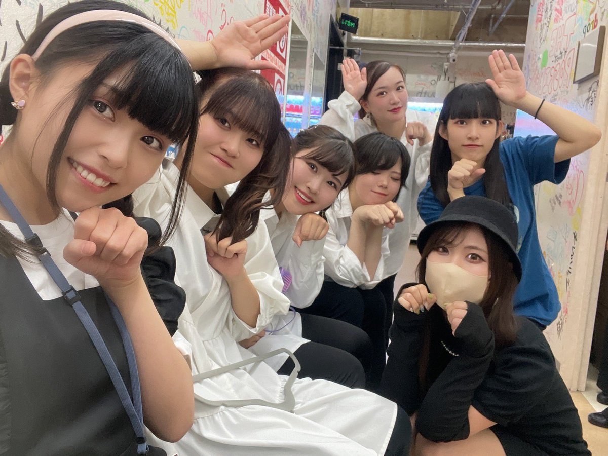 本日のYOASOBI公演、ありがとうございました✨
無事デビューできてホットしました😌💭
とっても緊張してましたが、楽しく踊れました😆

 #YOASOBI公演 #showdiner