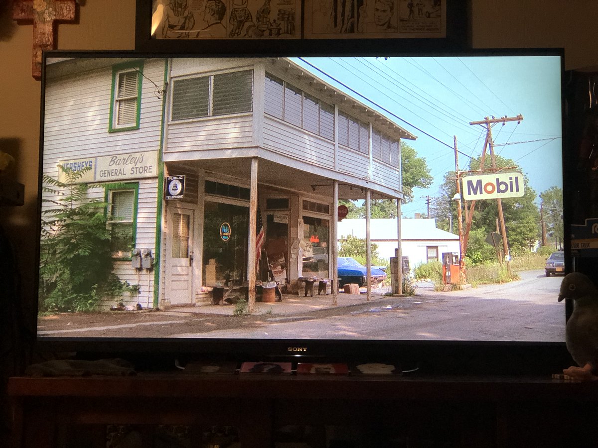 normancengland's tweet image. Via my incredible Google Maps sleuthing skills, I found the post office location in the 1985 film, "The Stuff." Though "Stauen, Va" in the film, it's actually in Accord, NY. Long gone, the structure is today a vacant lot. Found a drawing of it online from way back.
#thestuff