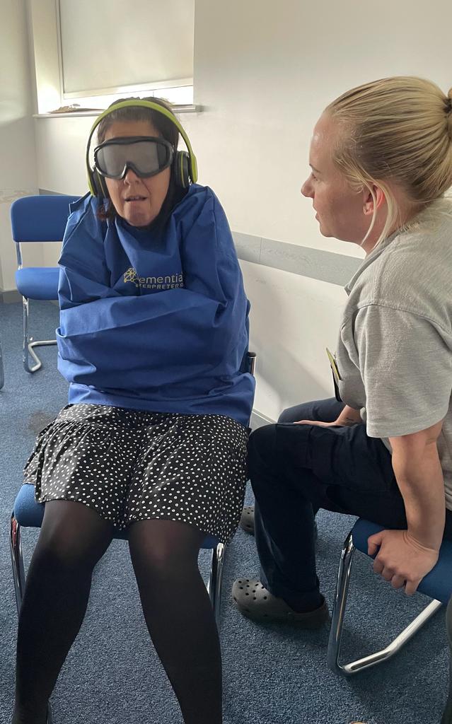 Alison Gray 🍊 tweet media