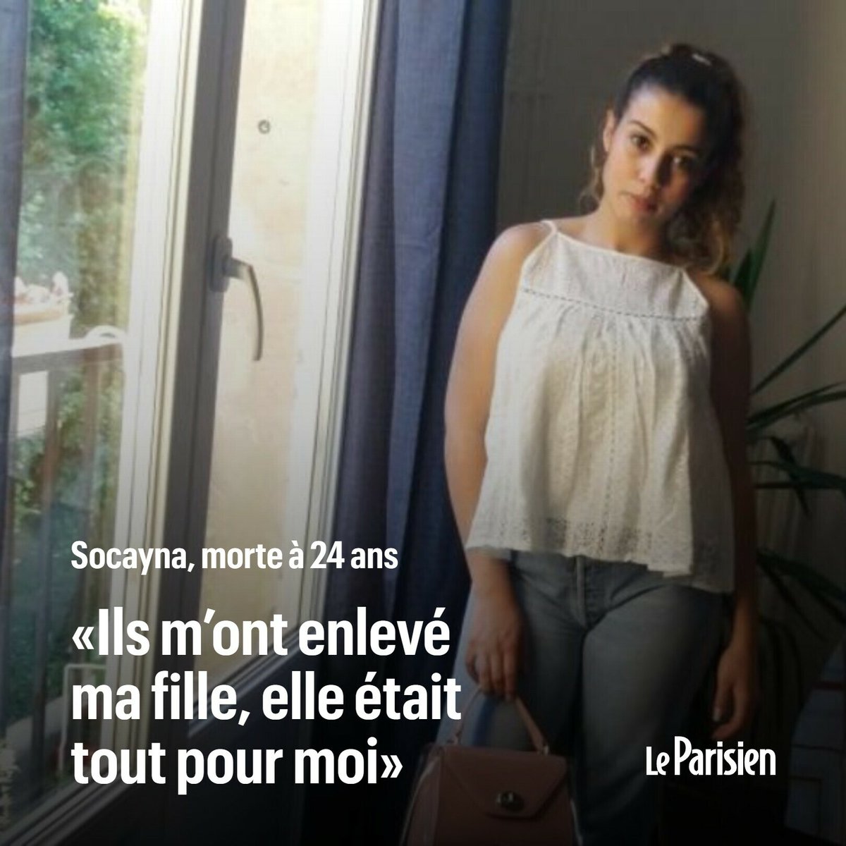 le_Parisien's tweet photo. Socayna, jeune étudiante studieuse de 24 ans, a été tuée dans sa chambre de l'appartement familial par une rafale d'arme de guerre à Marseille. 

Malgré sa douleur, sa mère Leïla a accepté de nous parler de sa fille
➡️ https://t.co/xbAeOPo3Zr https://t.co/DUW1sChGkq