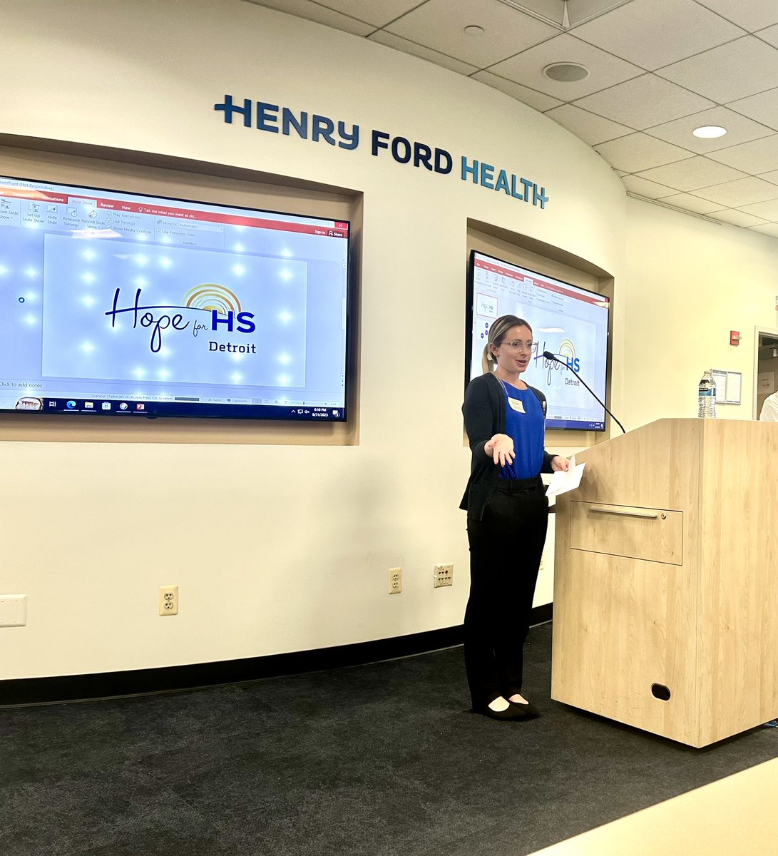 Recently, we relaunched the Detroit HS Support Group! Our 1st meeting had 40 people in attendance!

We highlighted the importance of building a supportive community, advocacy, and education.

Grateful to be a part of this community &amp; looking forward to many gatherings to come!