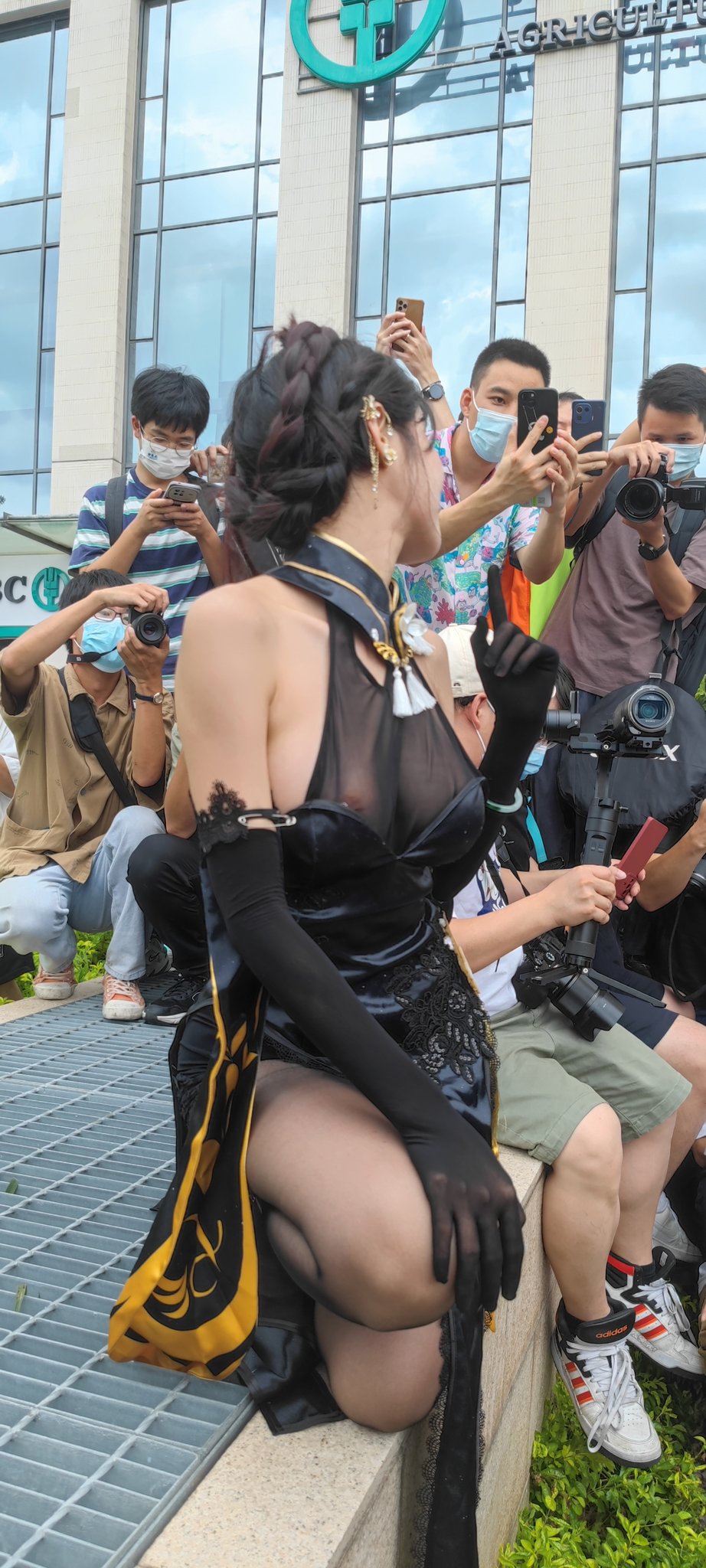 漫展Steen on X: 狗头漫展露点t.cooBQQCzx9eB  X