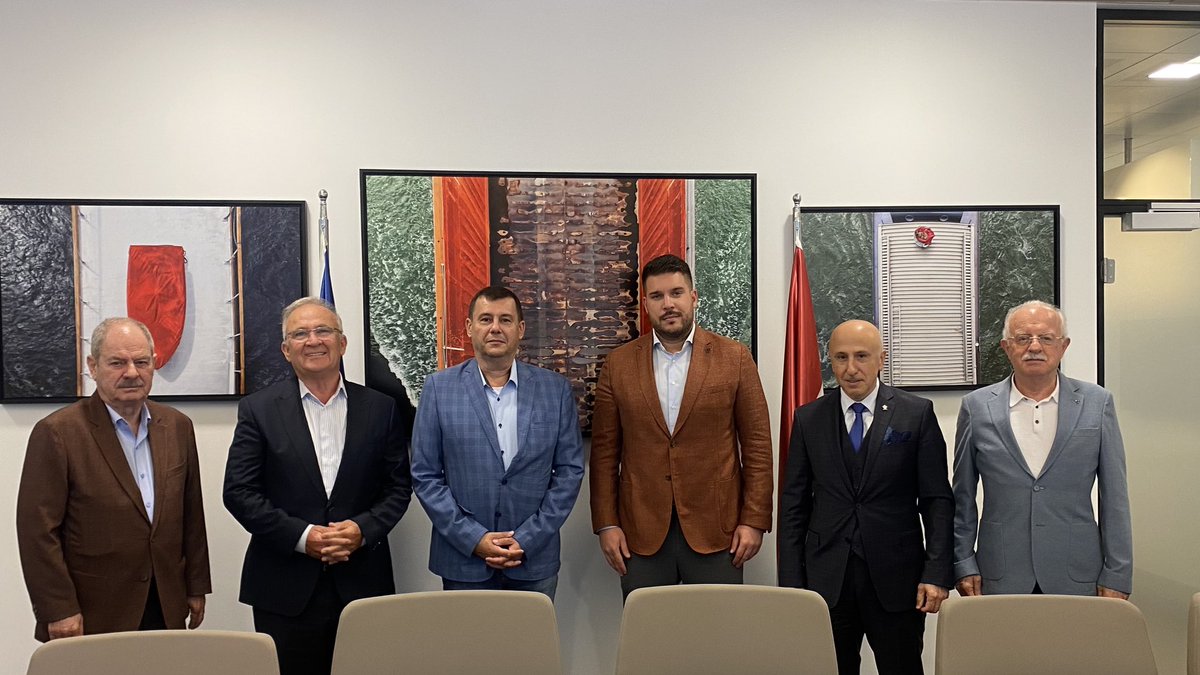 isifed_official's tweet photo. Macaristan İstanbul Başkonsolosu, Sn. Attila Pintér ve Ticaret Ataşesi Sn.Miklós Bujáky’a iade-i ziyaretimizi, Gn. Başkan Sn. Muammer Ömeroğlu, Beysiad Başkanı Sn. Adnan Şahin, Esider Başkanı Sn. Armağan Şakar ve Sander Başkanı Sn. Mehmet Kocasakal’ın katılımı ile gerçekleştirdik https://t.co/c1lKvIvYev