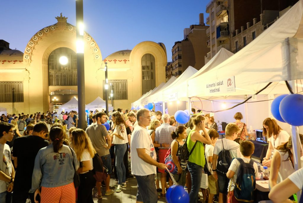 Vam anunciar novetats i ja les tenim aquí! 🥰 Enguany, la #NitRecerCat23 s'expandeix! La fira de tallers es farà 2⃣ dies a Tarragona i també arriba a Tortosa 👏. Més de 60 tallers científics i una quarantena de xerrades t'esperen. Tota la informació, aquí! diaridigital.urv.cat/nit-recerca-am…