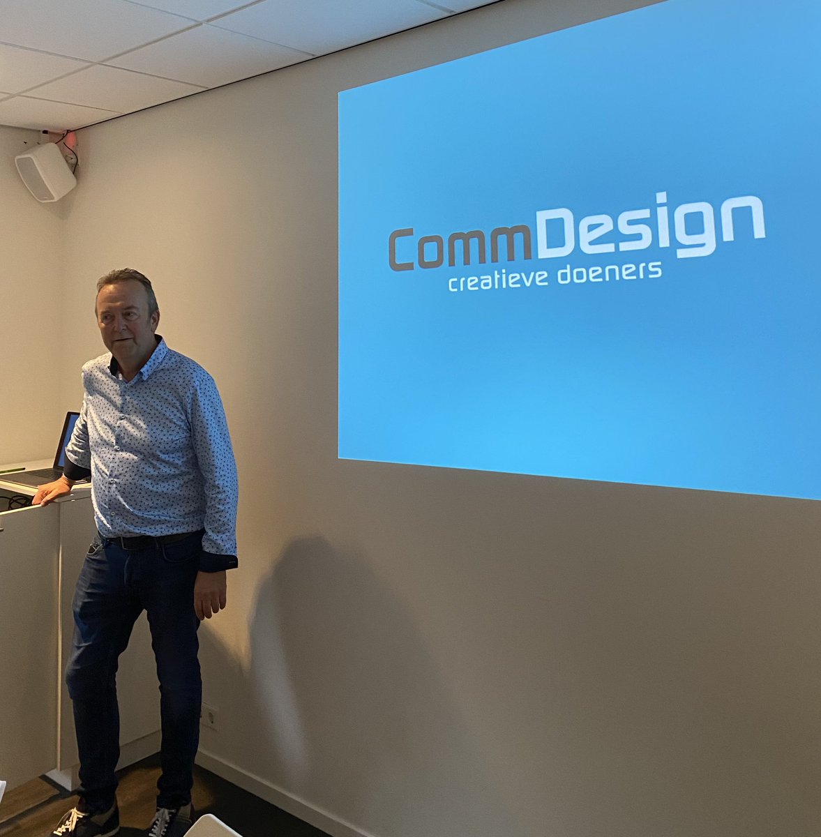 Vandaag weer huisstijl bijeenkomst in <a href="/kinderhospice/">kinderhospice</a>. Dank aan Gert van den Hul, CommDesign👍🏼