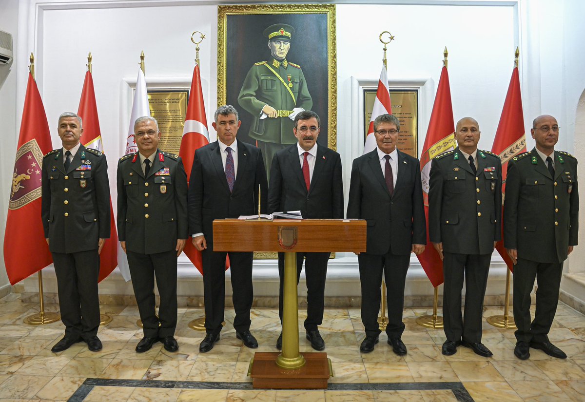 _cevdetyilmaz's tweet photo. Kıbrıs Türk Barış Kuvvetleri Komutanlığı’nı ziyaret ederek adadaki Türk varlığının teminatı Mehmetçiklerimiz ile bir araya geldik.

Kıbrıs Türk halkının güvenlik ve huzuru için gece gündüz demeden vazifesinin başında olan Mehmetçiklerimizin Rabbim yâr ve yardımcısı olsun. https://t.co/LZEj6T2bgE