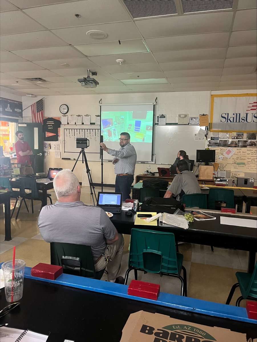 Big thanks to Dustin, Ted, Josh, Nicholas &amp; Ashleigh <a href="/DPRConstruction/">DPR Construction</a> for providing professional development to our construction teachers around Virtual Design &amp; how it can increase accuracy &amp; improve quality in the field!  #PeoriaUnified11 #PeoriaCTE