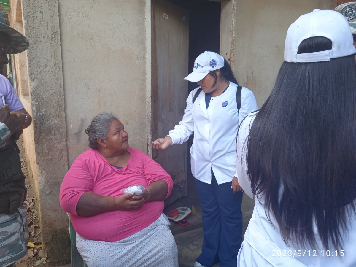 lninoska939's tweet photo. @RafaelMaracay21 @NicolasMaduro @Soykarinacarpio @dcabellor.@PartidoPSUV  . Jornada de atención de farmacias Suaf, como política de Estado en su primaria fase. Presente Farm. Suaf, Movimiento Somos Venezuela y Estructura Política del Psuv. Sector Pedrera 2. Las Delicias Maracay https://t.co/kPZO2SWTVw