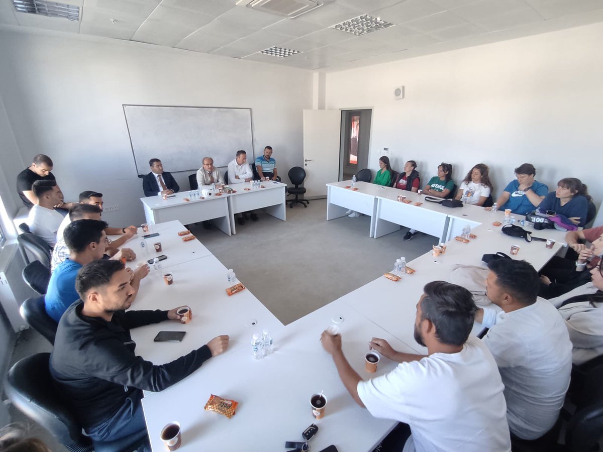 Kulu İlçe Millî Eğitim Müdürlüğü ve İlçe Gençlik Spor Müdürlüğü tarafından okul sporları, Cumhuriyetimizin 100. Yılı Kutlamaları ve spor faaliyetleri toplantısı yapıldı. <a href="/omerfarukcnplt/">Ömer Faruk Canpolat</a> <a href="/KaymakamlKulu/">T.C. Kulu Kaymakamlığı</a> <a href="/gokhanmurat1/">Murat YİĞİT</a> <a href="/konyamem/">Konya İl MEM</a> <a href="/CaglayanMehmett/">Mehmet Çağlayan🇹🇷</a> <a href="/BarTtnc12/">Barış Tütüncü</a> <a href="/TurgayTarla/">trgt</a> <a href="/GSB_KuluGM/">Konya Kulu Gençlik Merkezi</a>